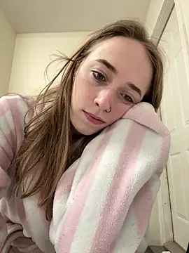 Snapshot of Maxinebabyyy chatting on March 3, 2025, 1:20 pm Maxinebabyyy online show from March 3, 2025, 1:20 pm