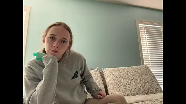 Snapshot of Maxinebabyyy chatting on September 19, 2025, 6:30 pm Maxinebabyyy online show from September 19, 2025, 6:30 pm