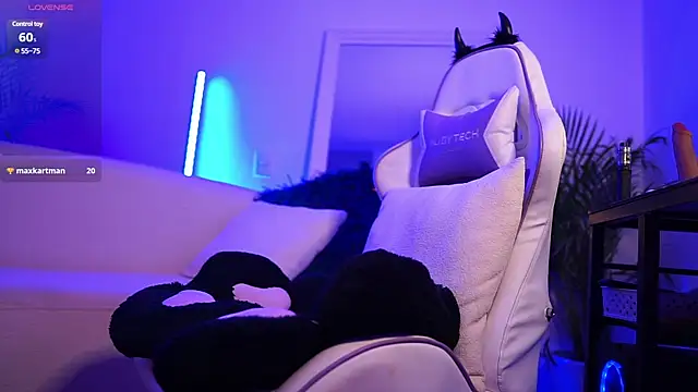 Snapshot of abigail_adamss chatting on February 9, 2025, 1:44 am abigail adamss online show from February 9, 2025, 1:44 am