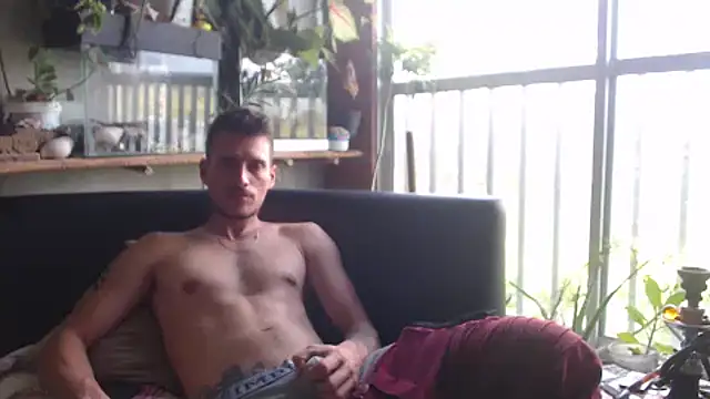 roystonee01 online show from March 9, 2026, 2:43 pm