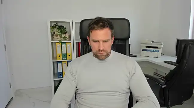 Snapshot of John-E-Dough chatting on December 2, 2024, 8:41 am John-E-Dough online show from December 2, 2024, 8:41 am