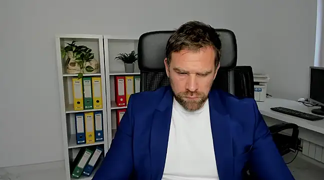 Snapshot of John-E-Dough chatting on December 12, 2024, 8:47 am John-E-Dough online show from December 12, 2024, 8:47 am