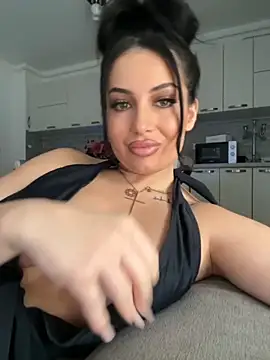 Snapshot of melissablack chatting on October 12, 2025, 12:26 pm melissablack online show from October 12, 2025, 12:26 pm