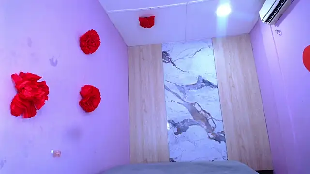 Charlotte Love10 online show from February 22, 2025, 6:08 pm