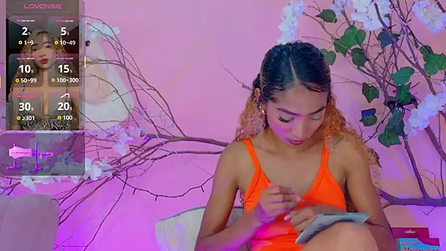 Charlotte Love10 online show from April 8, 2026, 8:53 pm