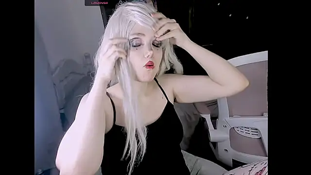 madokapruriens online show from October 25, 2025, 3:14 am