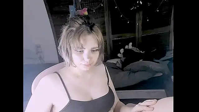 madokapruriens online show from November 16, 2025, 3:45 am