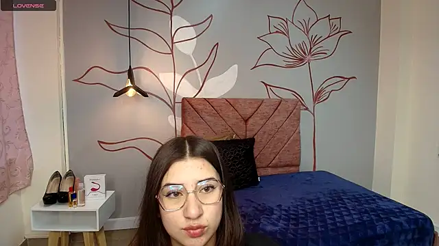 Snapshot of Aly_Cute_ chatting on December 30, 2024, 11:15 am Aly Cute online show from December 30, 2024, 11:15 am