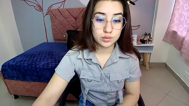 Snapshot of Aly_Cute_ chatting on January 6, 2025, 12:02 pm Aly Cute online show from January 6, 2025, 12:02 pm