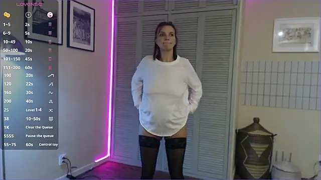 Snapshot of Charline_TheFoxTail chatting on December 8, 2024, 7:11 pm Charline TheFoxTail online show from December 8, 2024, 7:11 pm