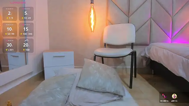 Snapshot of Mollymoon1 chatting on March 12, 2025, 7:17 pm Mollymoon1 online show from March 12, 2025, 7:17 pm