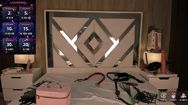 ValentinaThomas online show from September 28, 2025, 3:39 pm