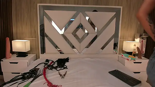 ValentinaThomas online show from October 4, 2025, 7:12 pm