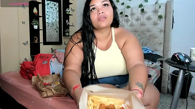 Snapshot of Marycurvysex1 chatting on January 20, 2025, 12:36 am Marycurvysex1 online show from January 20, 2025, 12:36 am