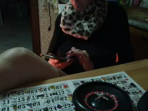 VeneRed online show from October 31, 2025, 4:35 am