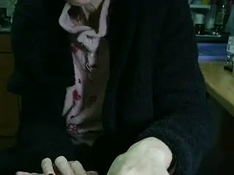 Snapshot of VeneRed chatting on February 4, 2026, 5:52 pm VeneRed online show from February 4, 2026, 5:52 pm