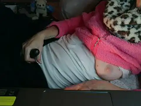 Snapshot of VeneRed chatting on February 25, 2026, 11:14 pm VeneRed online show from February 25, 2026, 11:14 pm