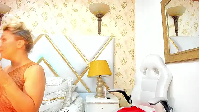 Snapshot of MalorySweet chatting on December 19, 2024, 3:30 pm MalorySweet online show from December 19, 2024, 3:30 pm