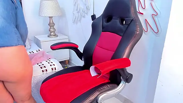 Snapshot of MalorySweet chatting on December 28, 2024, 12:35 pm MalorySweet online show from December 28, 2024, 12:35 pm