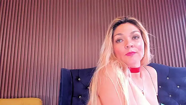 Snapshot of MalorySweet chatting on January 6, 2025, 4:34 pm MalorySweet online show from January 6, 2025, 4:34 pm