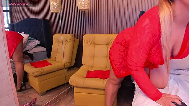 Snapshot of MalorySweet chatting on March 22, 2025, 12:04 pm MalorySweet online show from March 22, 2025, 12:04 pm