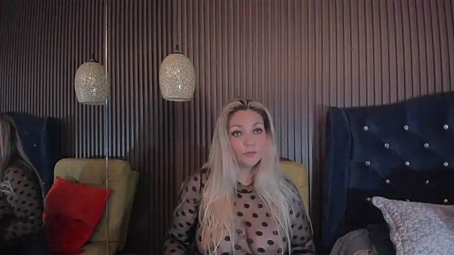 Snapshot of MalorySweet chatting on February 25, 2026, 12:59 pm MalorySweet online show from February 25, 2026, 12:59 pm