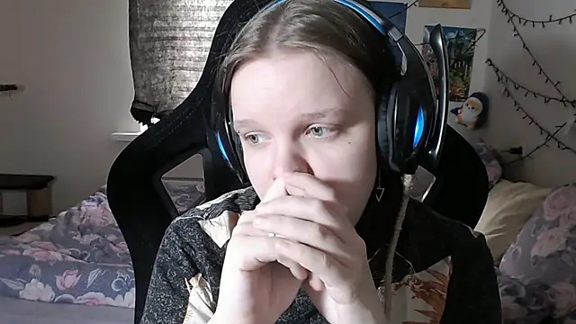 DivaMarisa online show from March 16, 2025, 9:16 am