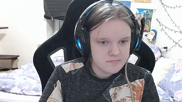 DivaMarisa online show from March 16, 2025, 3:28 pm