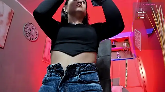 Lucy Williiams online show from December 2, 2025, 11:59 am