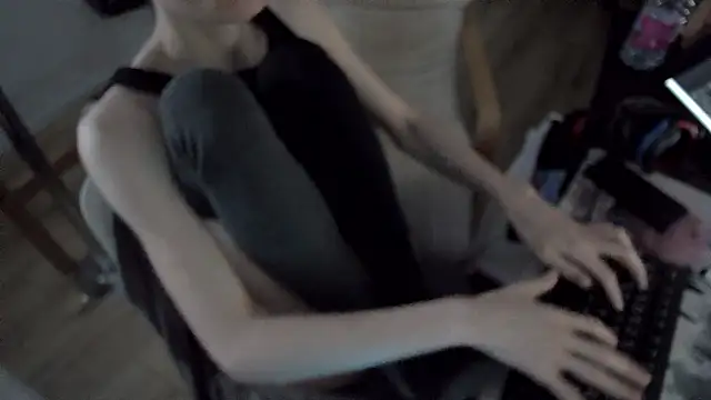 CeriseLapine online show from January 9, 2026, 7:48 pm