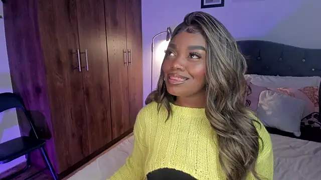 Im Maria online show from December 9, 2024, 11:45 pm