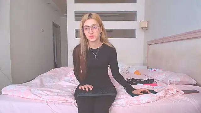 Iren online show from October 2, 2025, 10:44 am