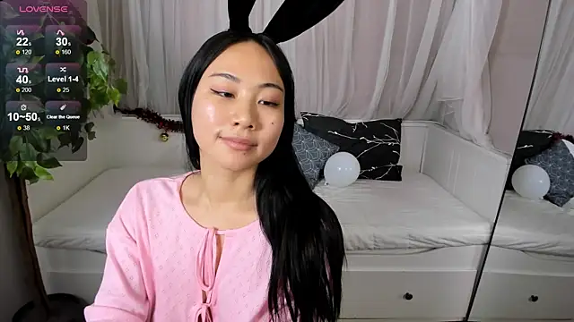 Snapshot of Inari_Okami_ chatting on December 10, 2024, 12:05 pm Inari Okami online show from December 10, 2024, 12:05 pm