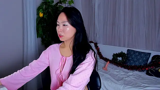 Snapshot of Inari_Okami_ chatting on December 25, 2024, 7:13 pm Inari Okami online show from December 25, 2024, 7:13 pm