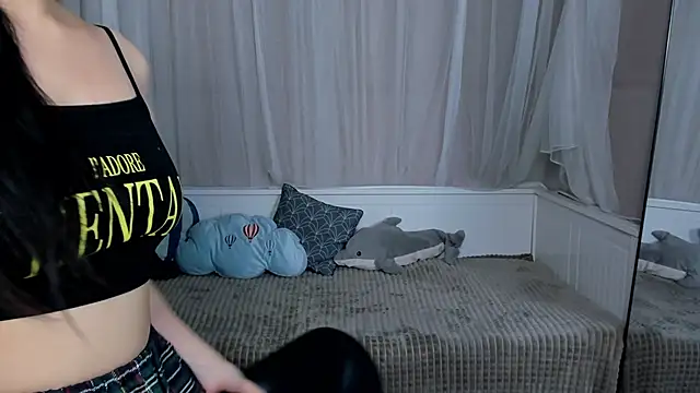 Snapshot of Inari_Okami_ chatting on January 19, 2025, 7:04 pm Inari Okami online show from January 19, 2025, 7:04 pm