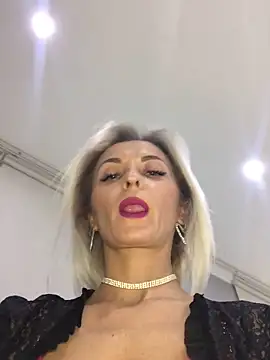 Diamond Bunny  online show from February 21, 2025, 5:09 pm