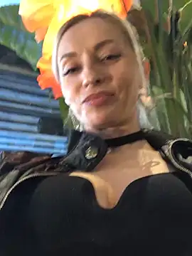 Diamond Bunny  online show from March 7, 2025, 3:28 pm