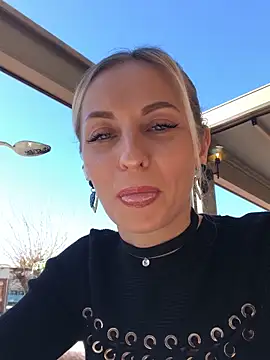 Diamond Bunny  online show from March 12, 2025, 12:47 pm