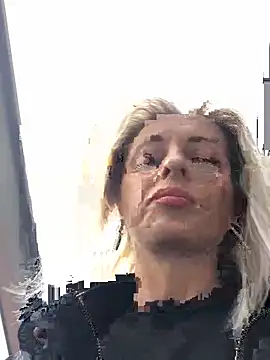 Diamond Bunny  online show from March 13, 2025, 2:01 pm