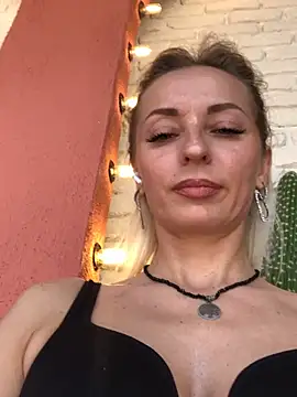 Diamond Bunny  online show from March 14, 2025, 12:51 pm