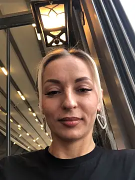 Diamond Bunny  online show from March 16, 2025, 3:39 pm