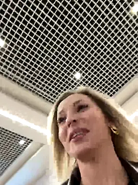 Diamond Bunny  online show from December 2, 2025, 3:29 pm