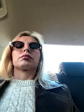 Diamond Bunny  online show from January 9, 2026, 9:23 am