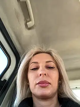 Diamond Bunny  online show from March 10, 2026, 2:00 pm