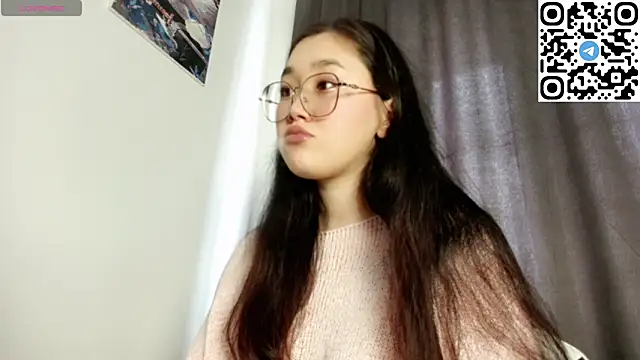 Snapshot of Jennatyan chatting on March 21, 2025, 10:39 am Jennatyan online show from March 21, 2025, 10:39 am