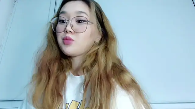 Snapshot of Jennatyan chatting on November 19, 2025, 12:38 pm Jennatyan online show from November 19, 2025, 12:38 pm