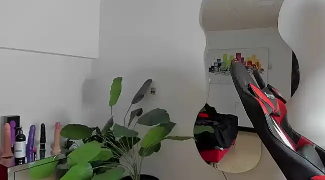 Snapshot of Milanxht chatting on March 4, 2025, 9:00 pm Milanxht online show from March 4, 2025, 9:00 pm