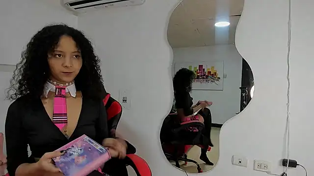 Snapshot of Milanxht chatting on March 9, 2025, 9:14 pm Milanxht online show from March 9, 2025, 9:14 pm