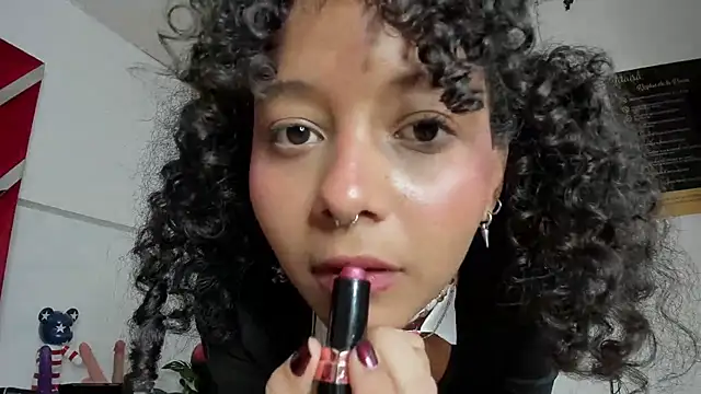 Snapshot of Milanxht chatting on March 13, 2025, 11:59 pm Milanxht online show from March 13, 2025, 11:59 pm