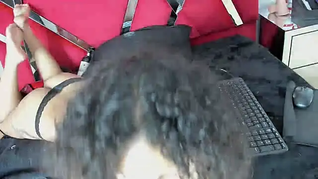 Snapshot of Milanxht chatting on March 18, 2025, 2:58 am Milanxht online show from March 18, 2025, 2:58 am